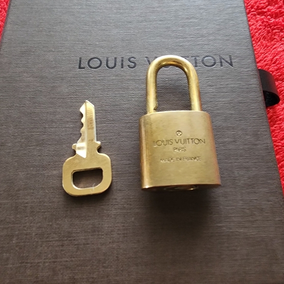 Louis Vuitton Lock & Key #318 - Picture 2 of 4